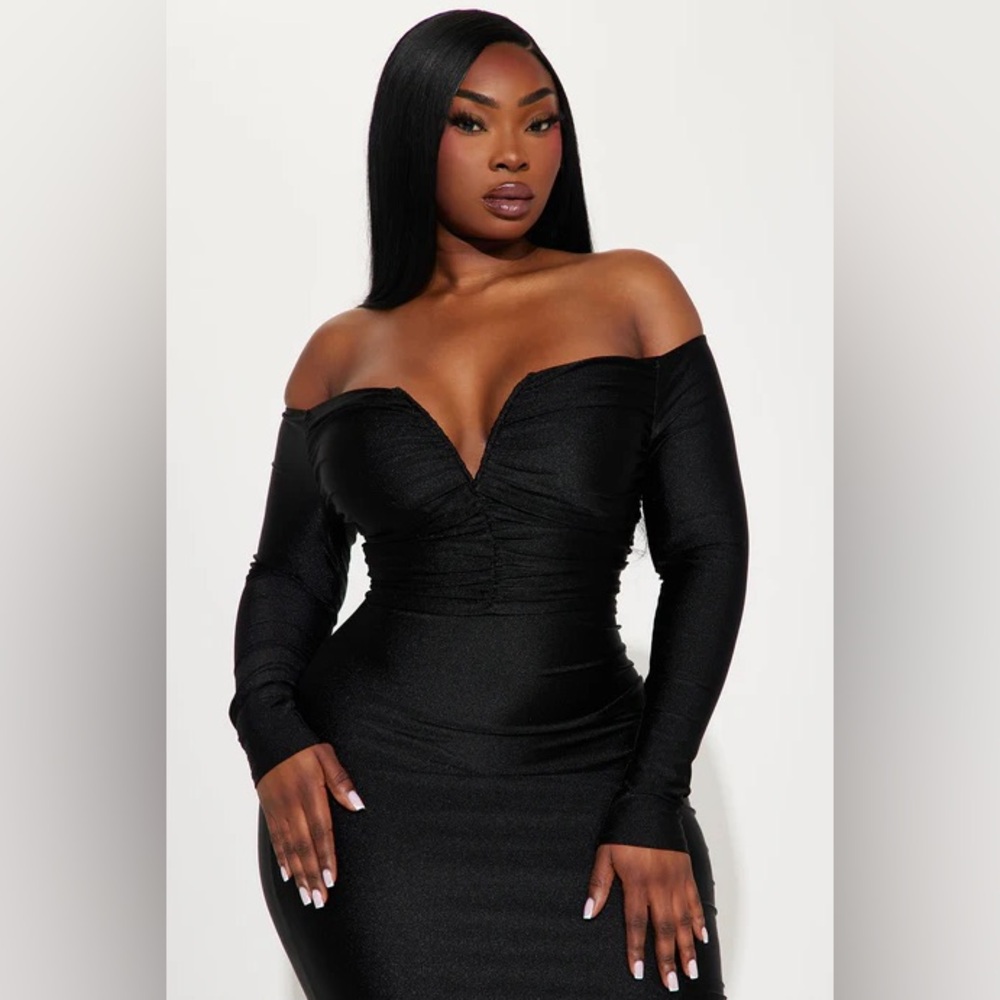 Elegant Plus Size Black Off-Shoulder Dress |